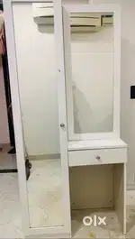 Dressing table with 2 mirrors and drawer / cupboard / Storage