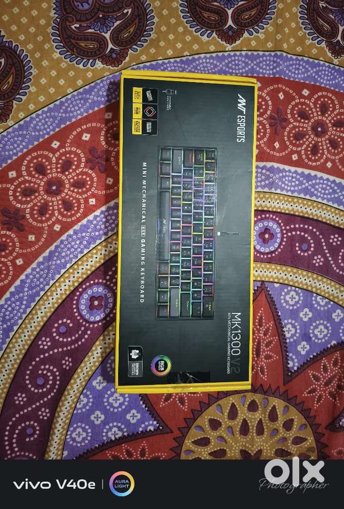 RGB CUSTOMIZABLE 60% GAMING KEYBOARD