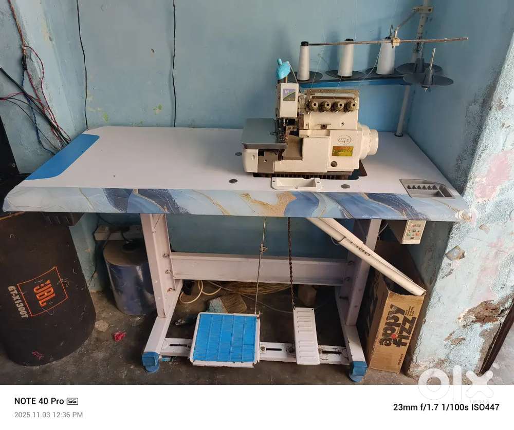 23000 दो ओवरलॉक मशीन