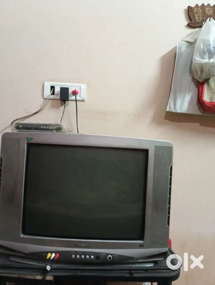 I am Selling A  Old SuMSuNG T. V. 1years Old