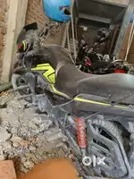 हम बाईक बेच रहे हैं