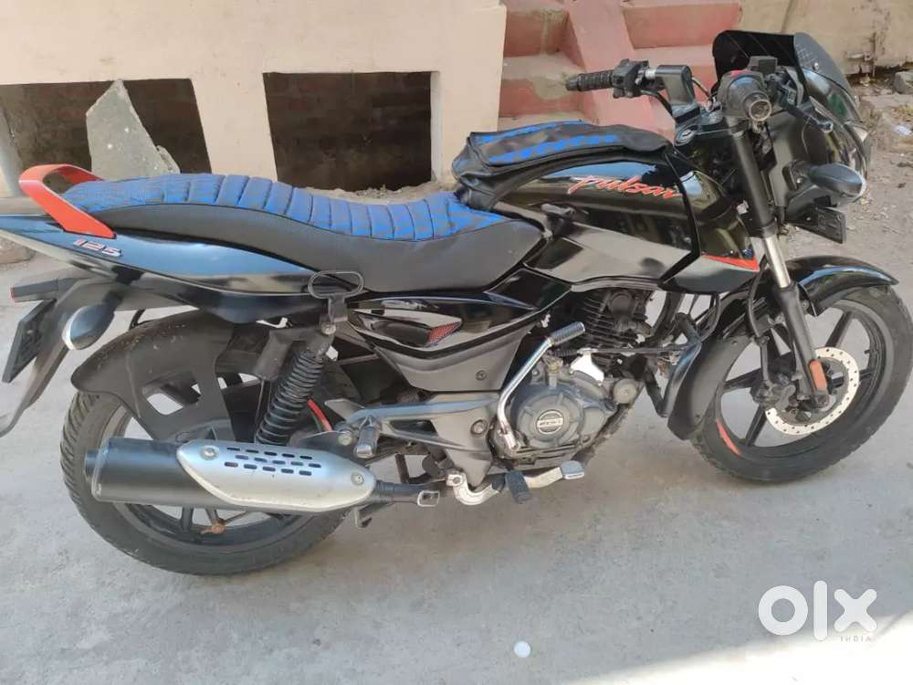 PULSER 125