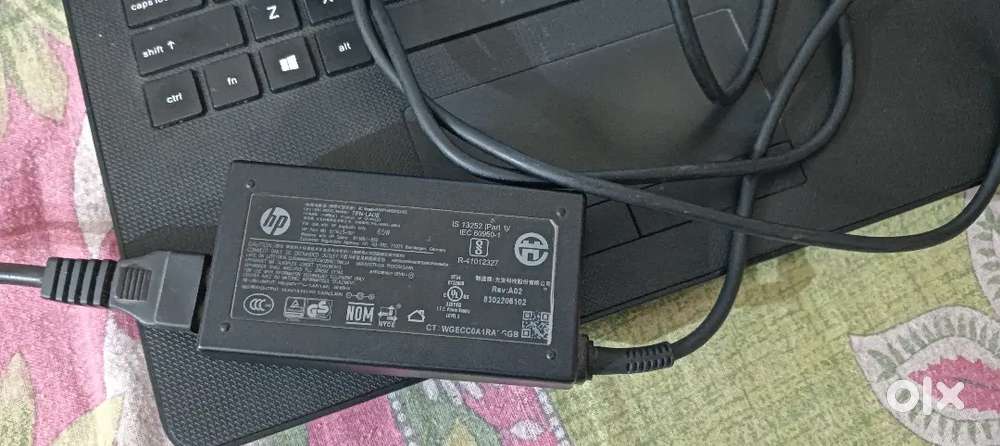 Hp laptop 4gb ram urgent sell 9000/-