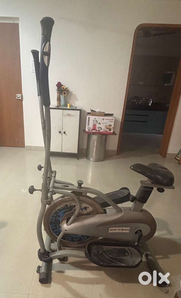 Cross trainer