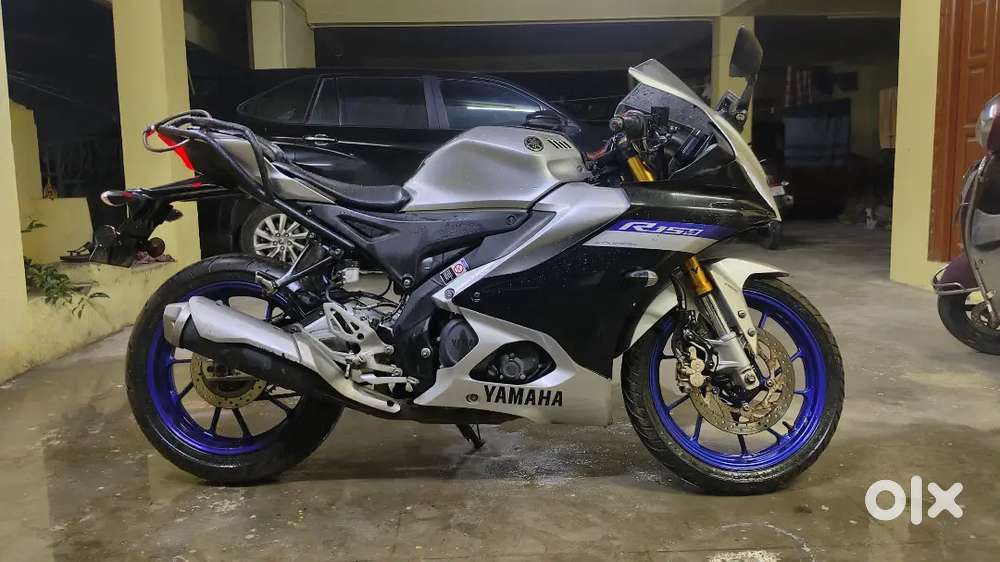 R15 V4 (M)