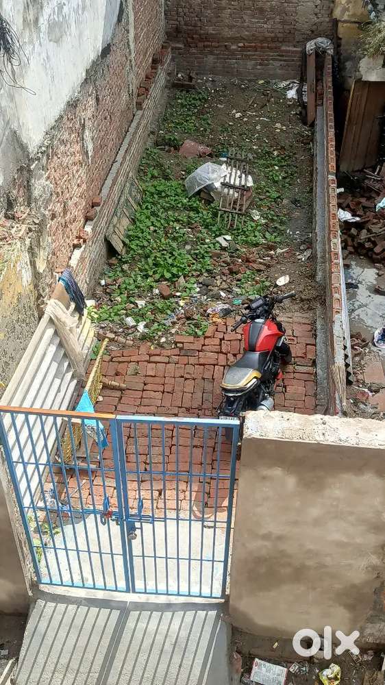 50 GAJ PLOT Sale / Replace 2 bhk Flat/Apartment