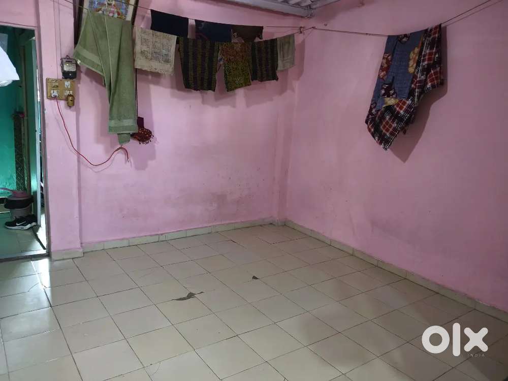 Having 3person,for chawl room near kajupada bustop,Borivali east