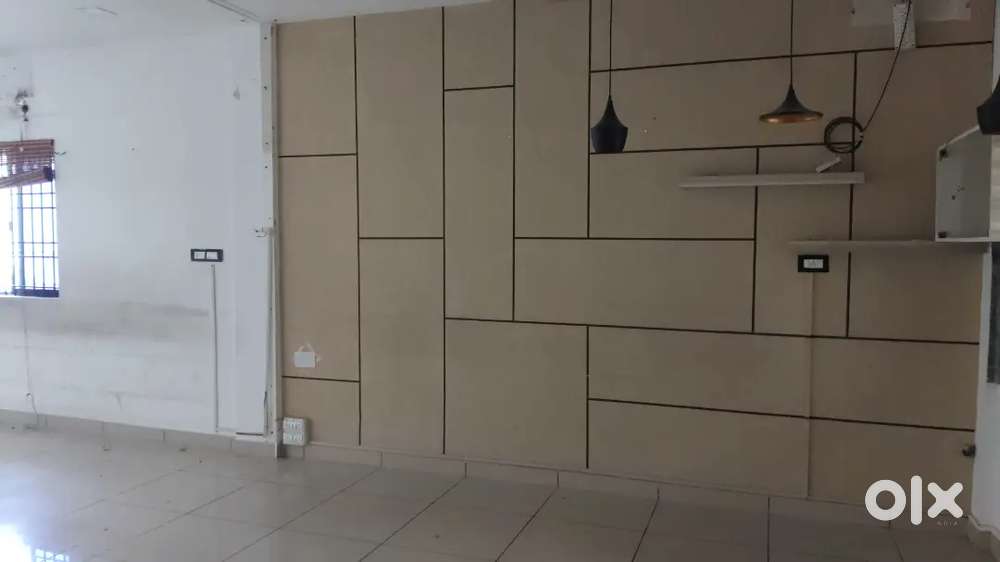 Palarivattom near EMC 300sqft shop groun floor rent main road frontage