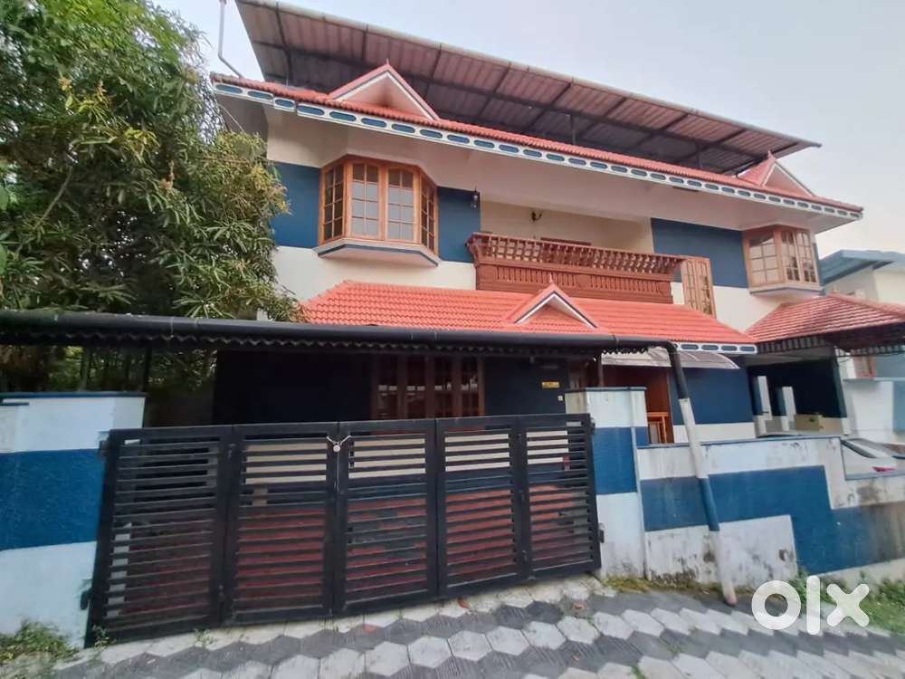 Red brick 5cent 4bd MANNANTHALA