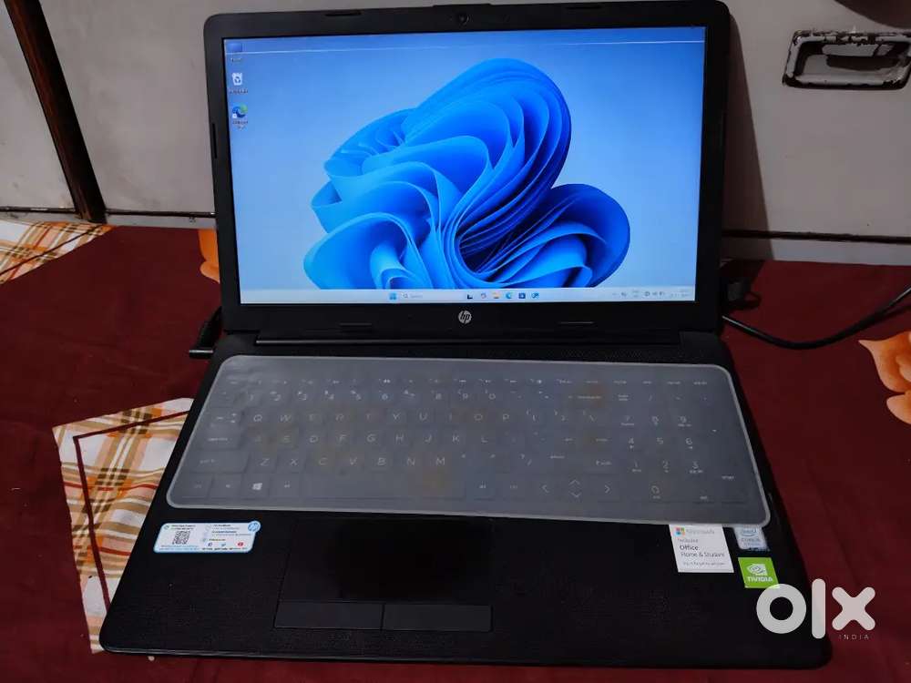 HP 15 15-DA1074TX 15.6-inch Laptop (8th Gen Core i5-8265U/8GB/1TB HDD