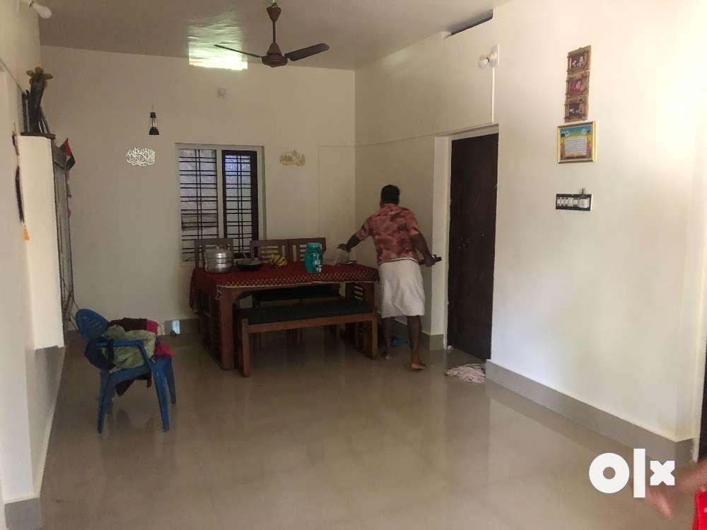 Available for sale home with 15 cent land near irjinalakuda station.