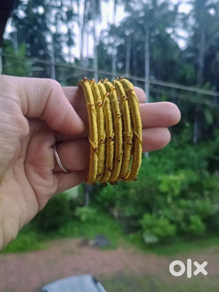 Handmade jewellery( earrings and bangles)