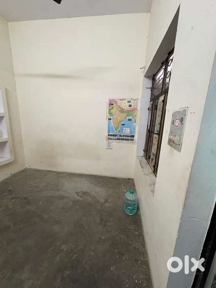 Need a flatmate 4200 with electricity (brother sister or Girls)