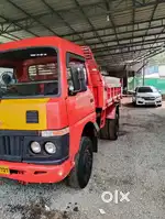 Nissan tipper