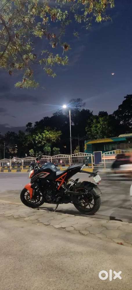 Topcondition fully serviced and very good condition.