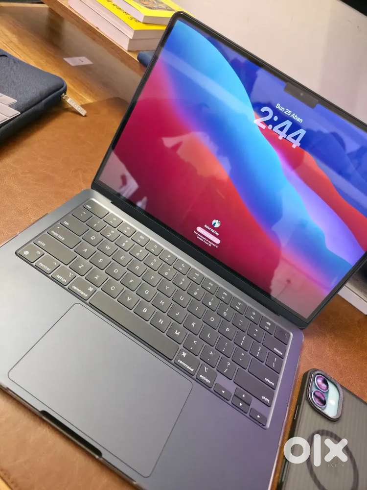 MacBook Air M2 - Pristine Condition 8GB RAM Only 45 Charge Cycles