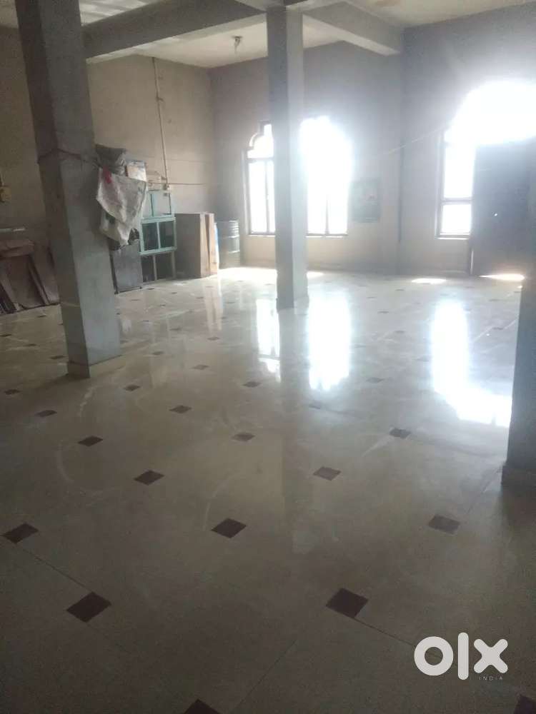 Near by Punjab and shind bank ke upar hall 1200 squfit