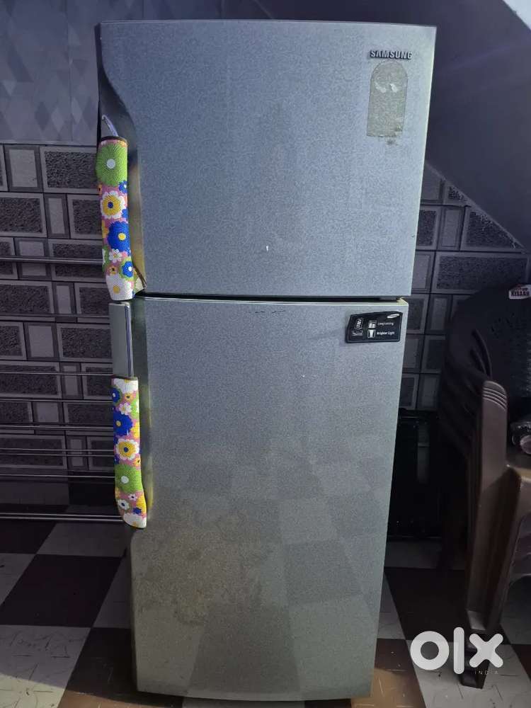 Samsung Double Door Refrigerator - 250L, Fully Working