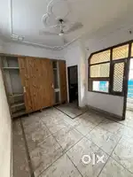 II DG REAL ESTATE II 2BHK LANDLORD FREE READY TO MOVE NEAR METRO