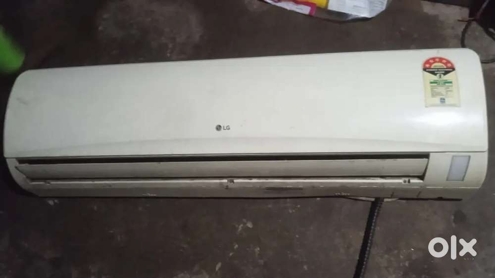 Old split nd window ac sell