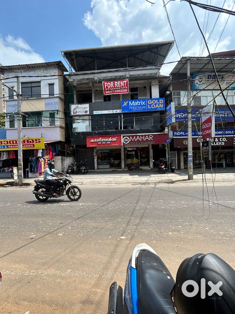 Spacious Multi-Purpose Building for Rent - Prime Location