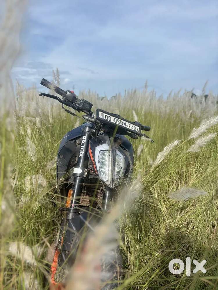 KTM DUKE 250 WITH BRAND NEW TYRES AND CHAIN SPORKET