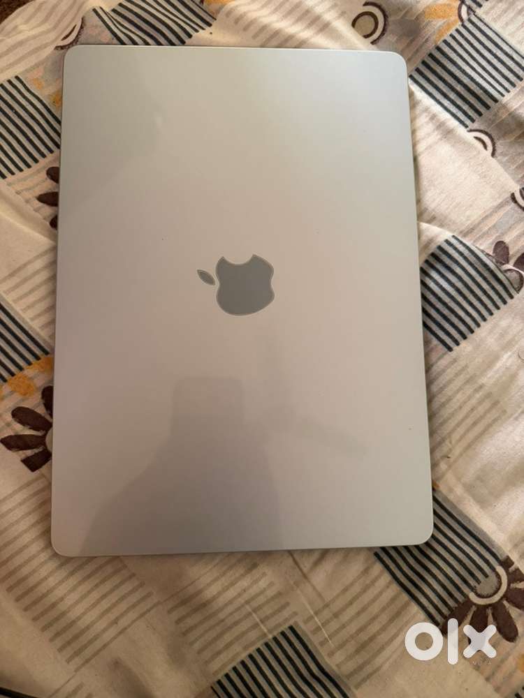 Apple Macbook Air M4 256GB 13 inch 7 month used Brand new condition