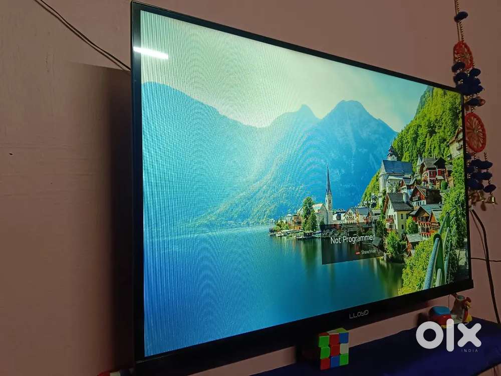 Lloyd 32 inch tv