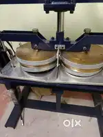 Hydraulic paper plates making machine