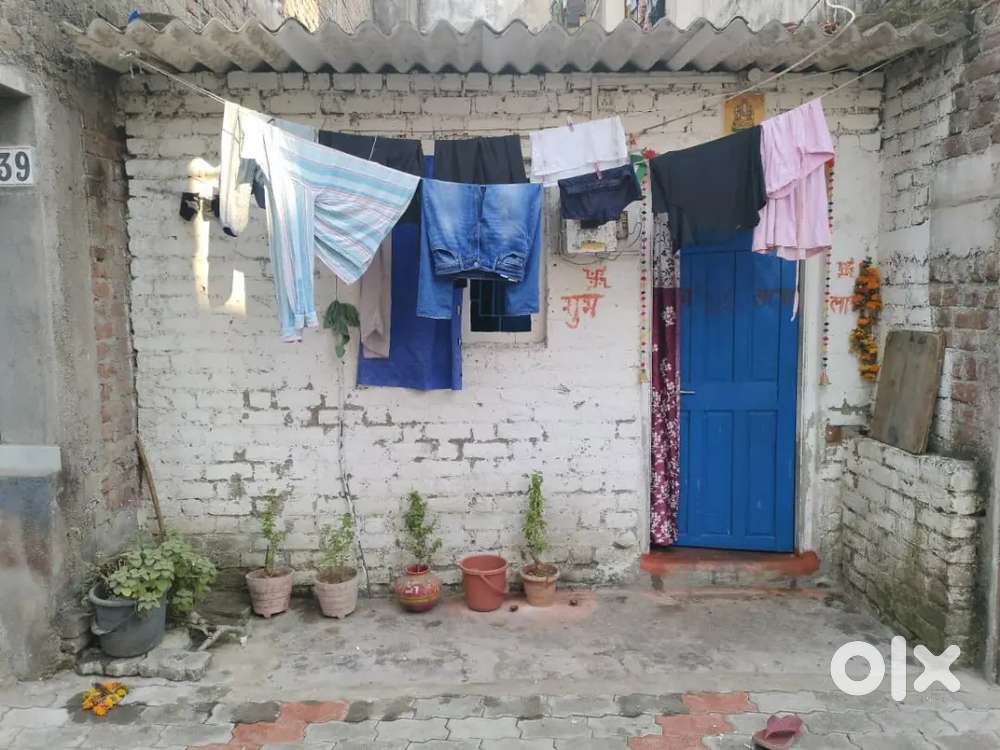 Plot Pandesara D-Mart Road per sthit hai
