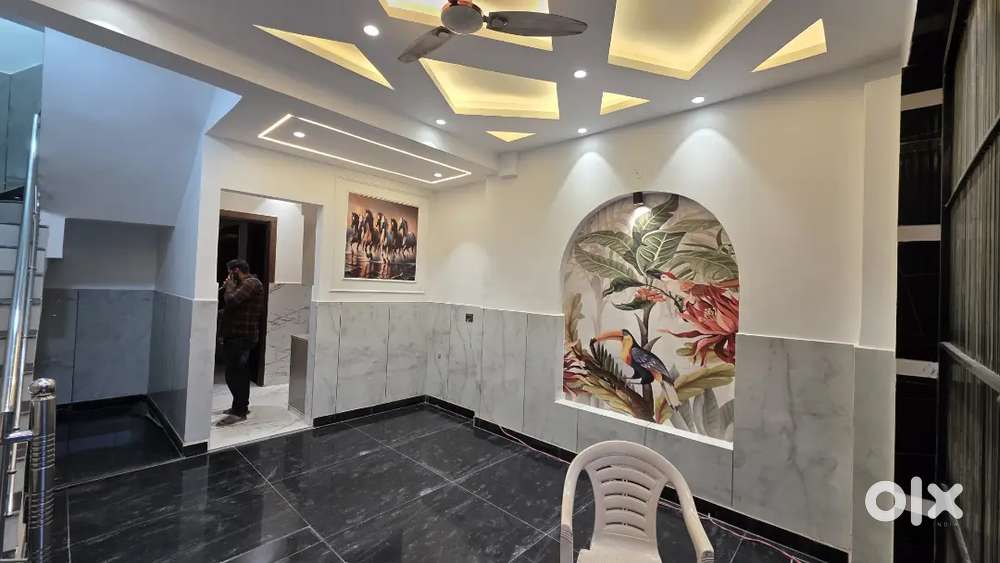 1.20 cr me prime location House