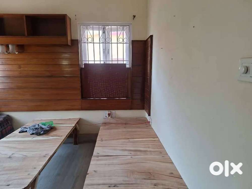 PG Boys Hostel Rooms Available