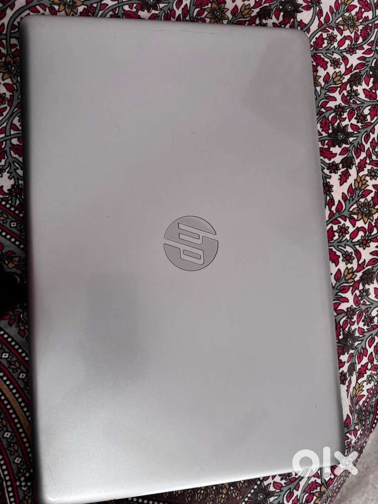 Hp laptop with charger and mouse