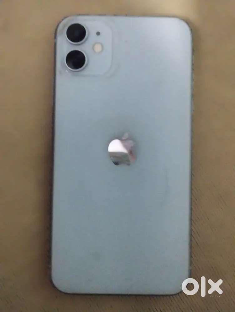 i phone 11 very good candisan) (64) gb