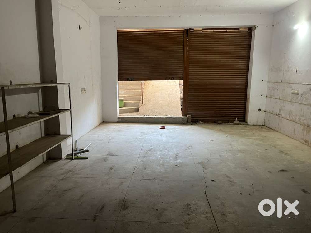 Godwon available for rent