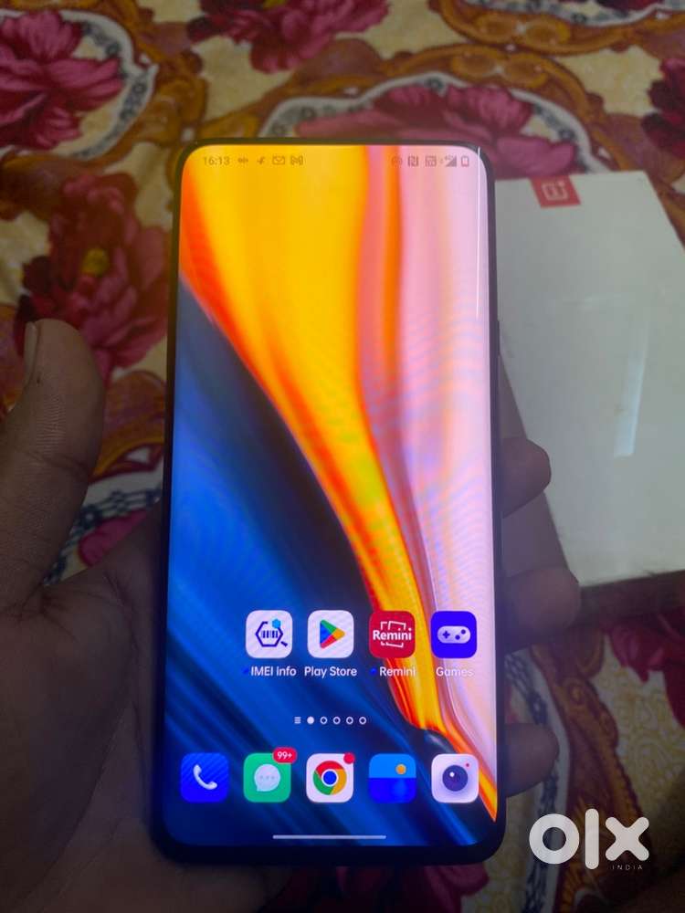 One plus 7 pro edge display 8 gb ram 256 gb rom hai phane and box