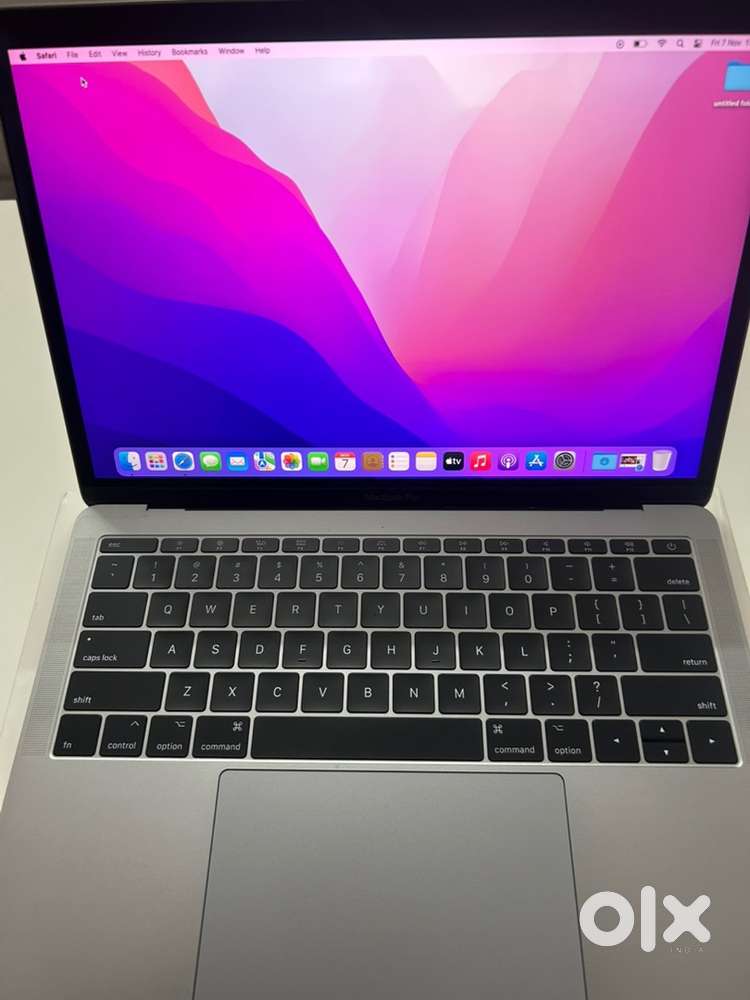 Macbook Pro i5 (Look Like New)
