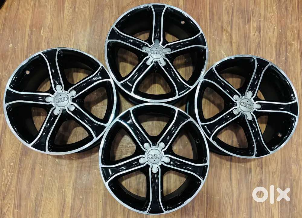 Audi A4 17 inch daimond cut original wheels repainted Set of 4