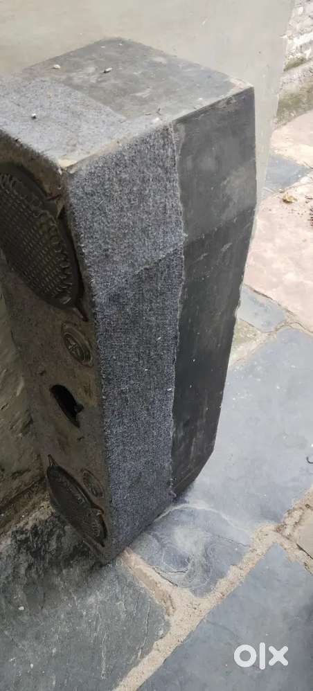 Speaker box