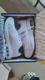 White shoe size 8