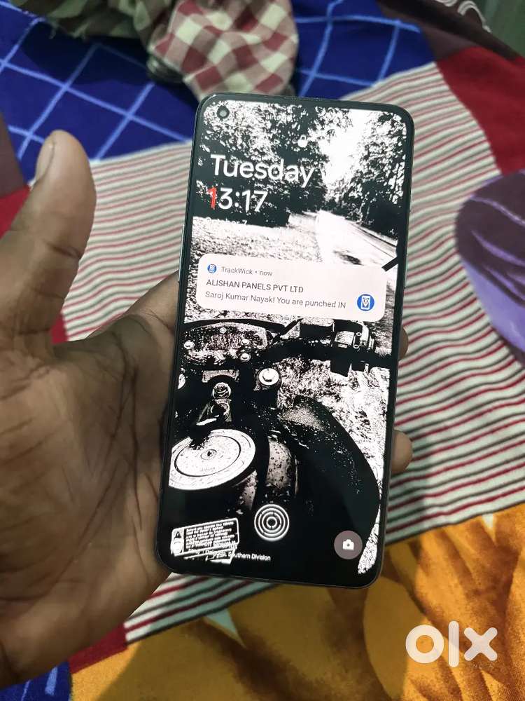 Nord 2t 8gb 128 with no scratches