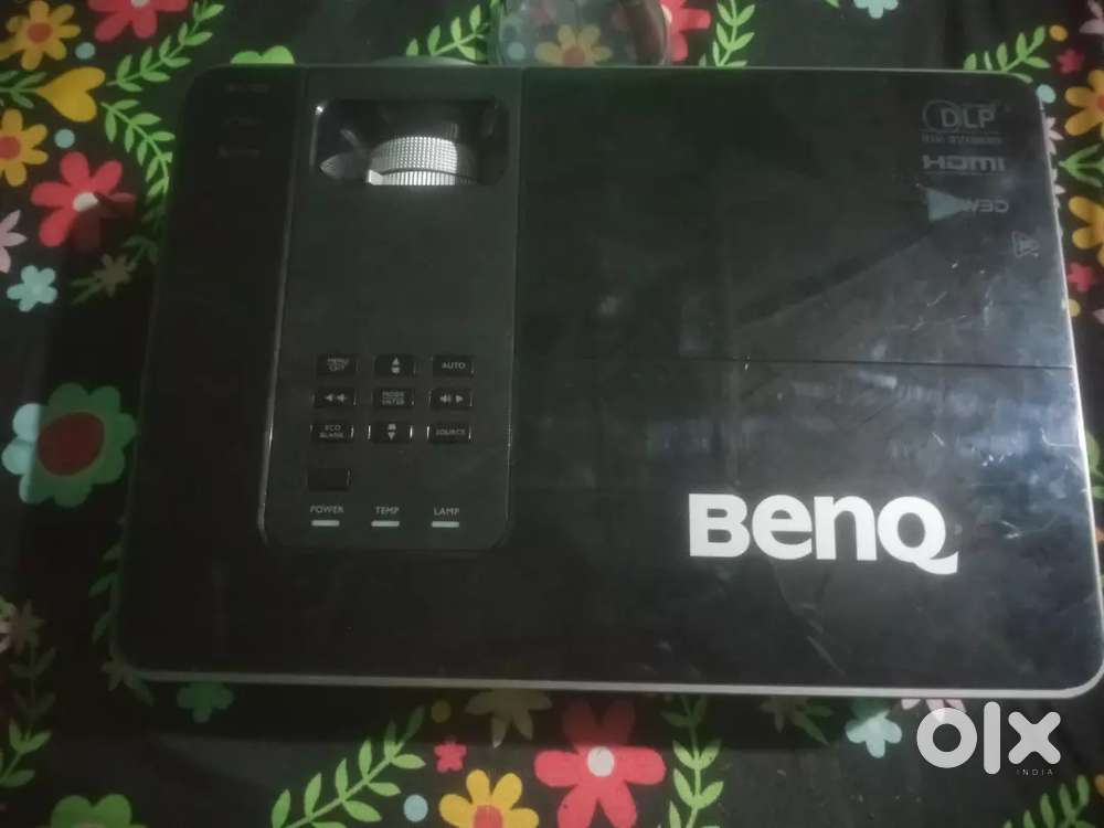 BENQ PROJECTOR