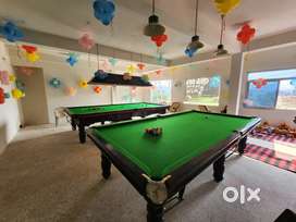 Snoker table