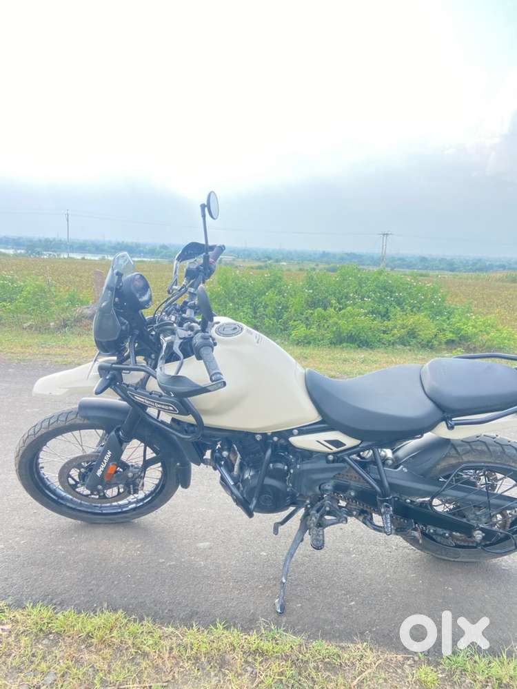 Royal Enfield Himalayan 450 with tube and tubeless rims