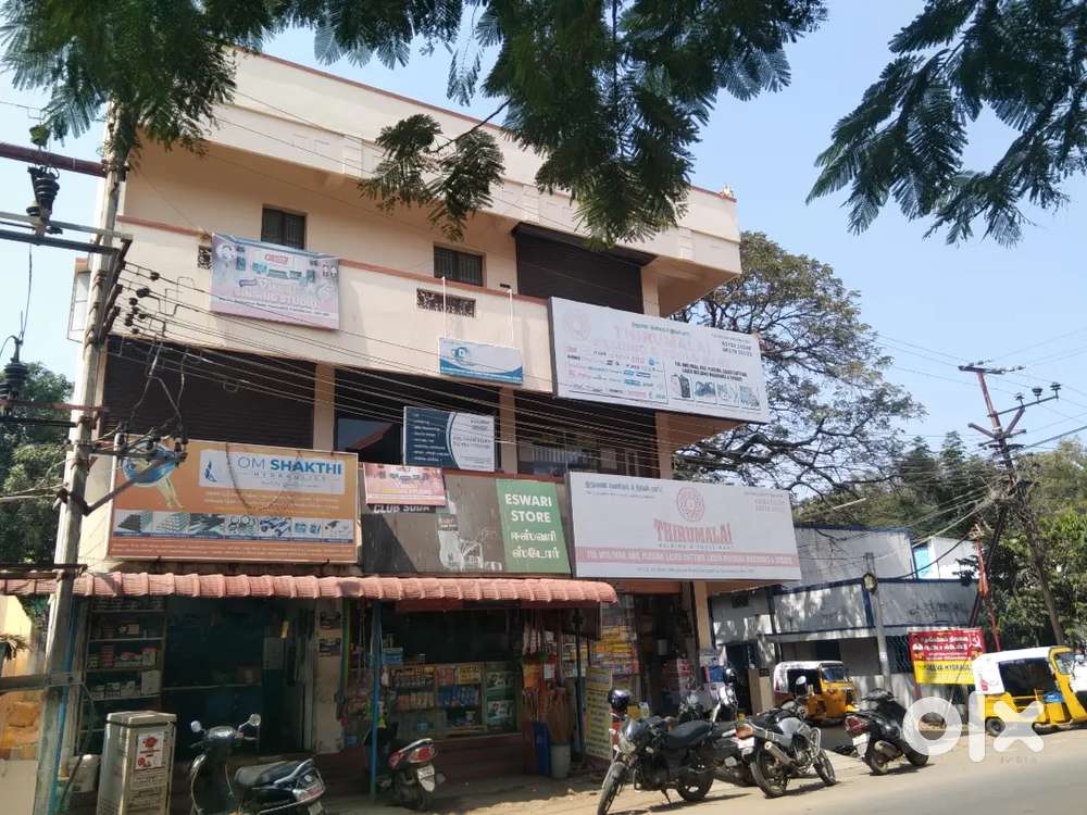 Shop for rent in 1st floor