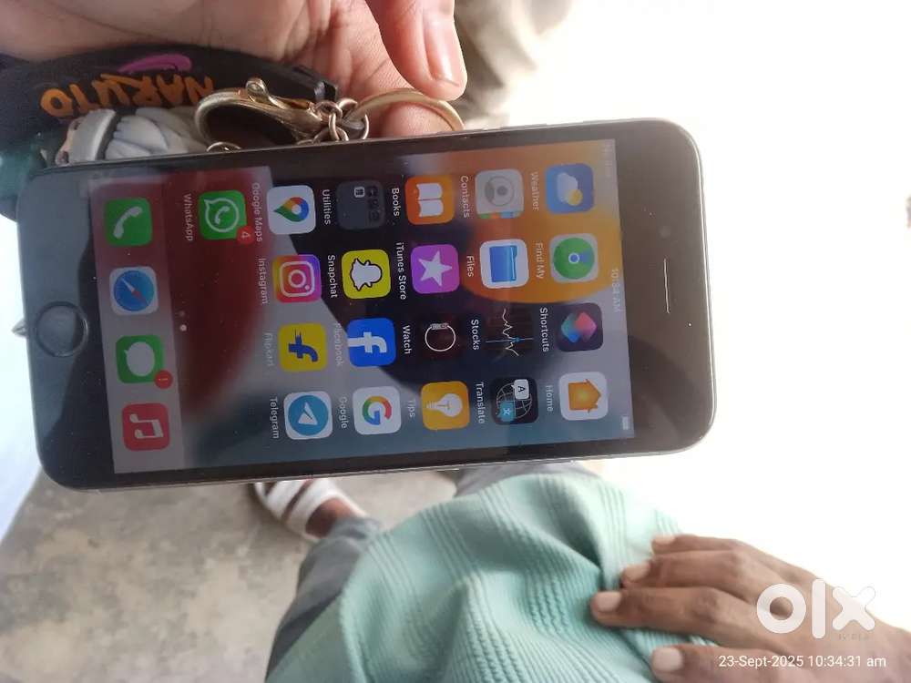 iPhone 6s very good condition no scratches on a phone all are good