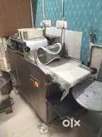 CHAPATHI AND PATHIRI MECHINE AND MIXER. GAS STOVE