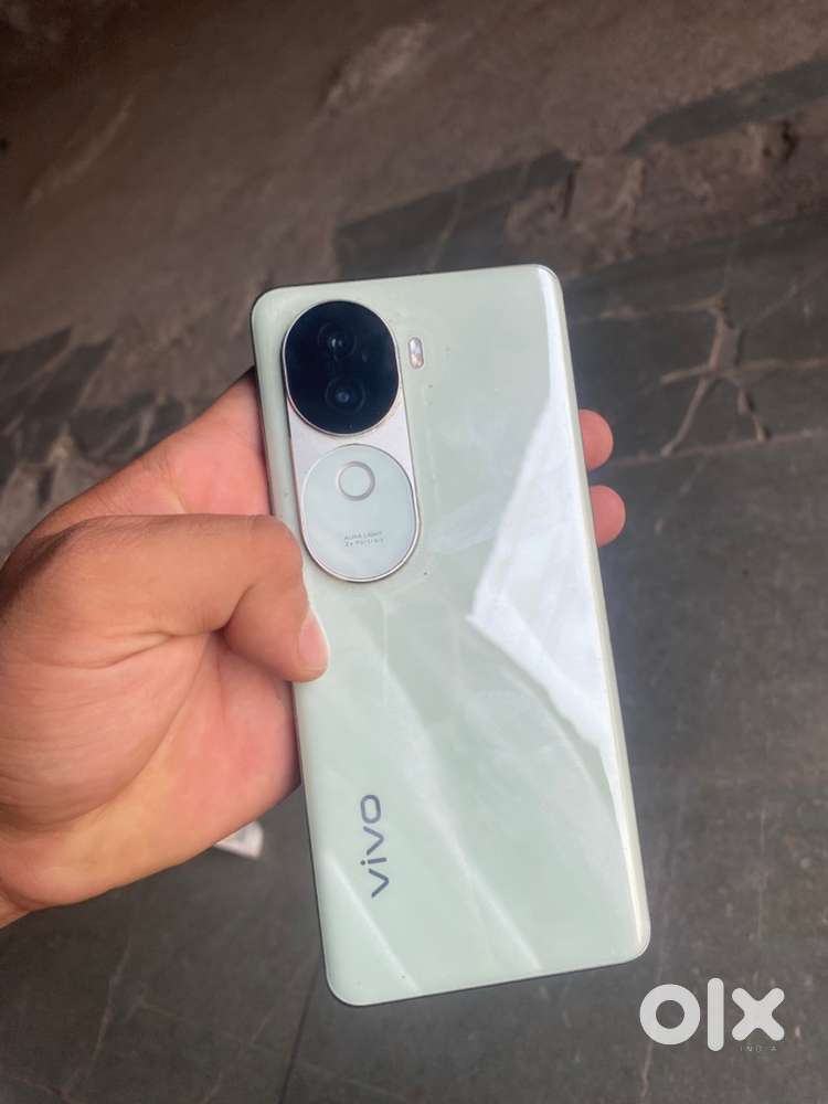 Vivo v40e 100 condition