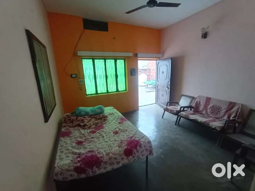 Home-like Two rooms (individually available) in posh locality