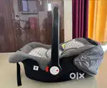 Babyhug amber car seat cum Carry cot with rocking base